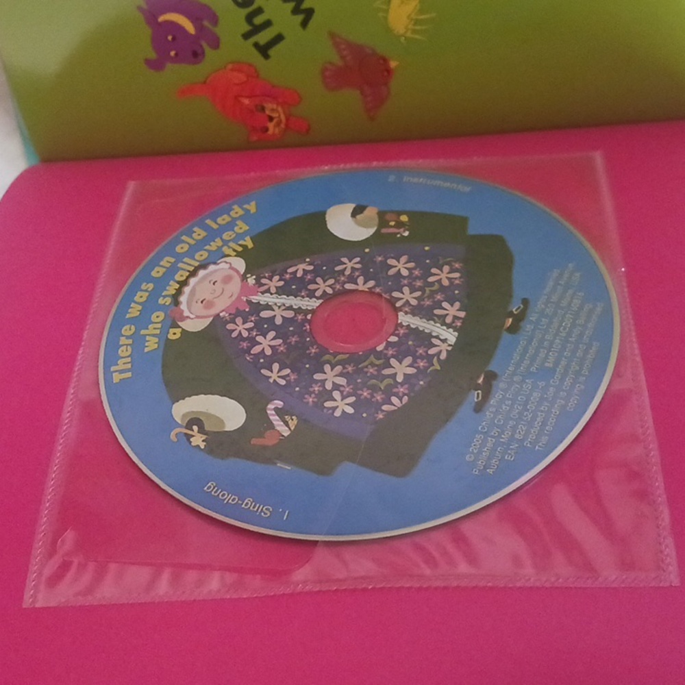 Classic Children's Books CD Included - Picture 8 of 10